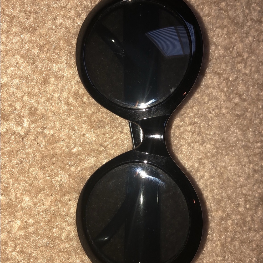 Clout glasses.